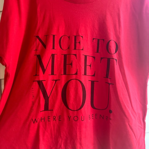 Blank Space Official Taylor Swift Merch Red Shirt - Picture 1 of 8